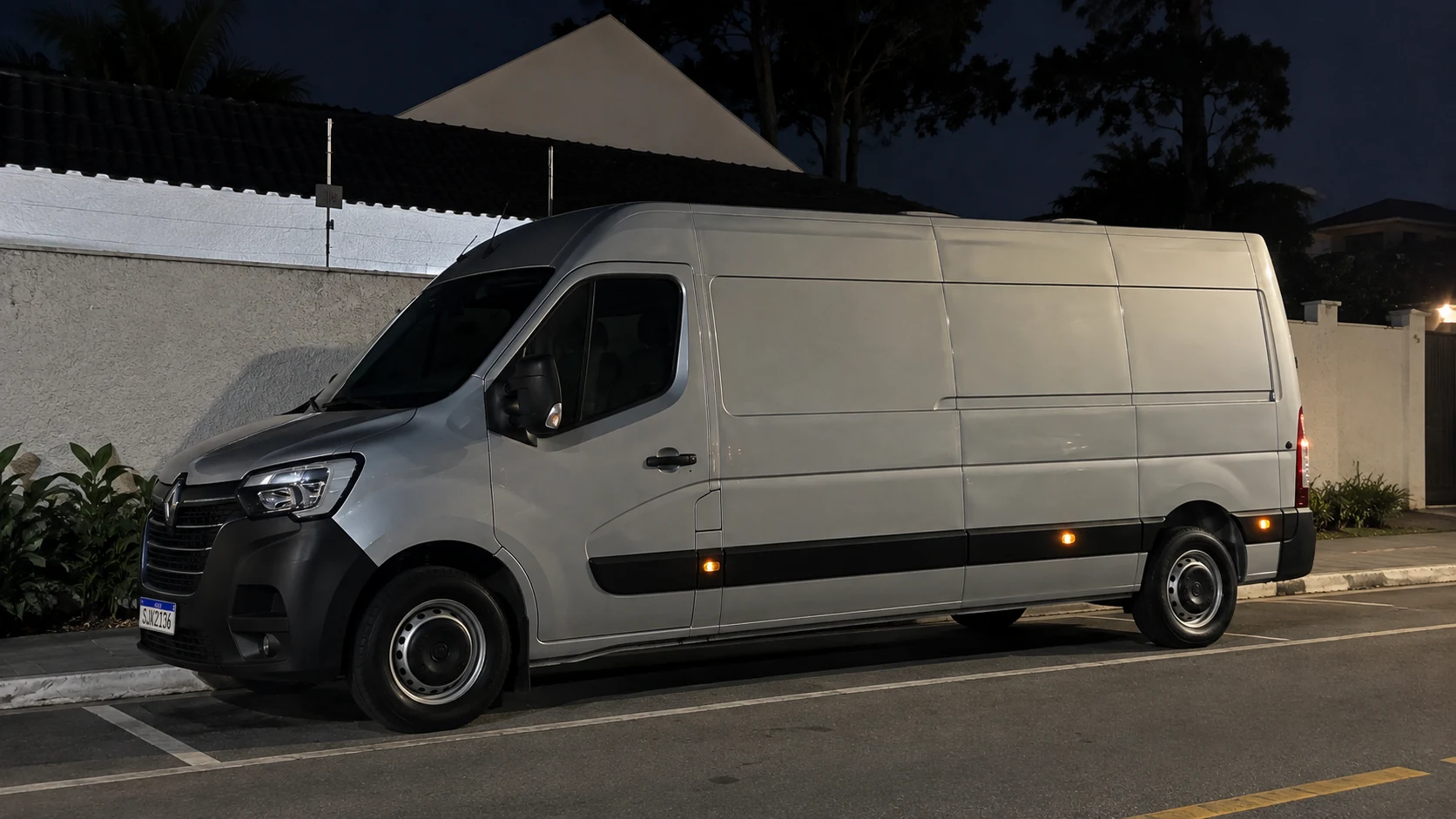 Van de cargas da HF Transportes